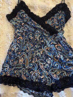 lace trimmed romper in paisley blue size small
